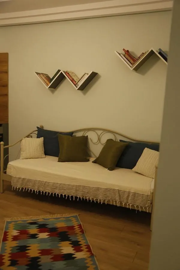 Illyrian Studio Apartment 2 Τίρανα 0*,